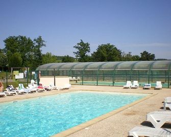 Large furnished cottage with covered terrace and parking space - Beynat - Piscine