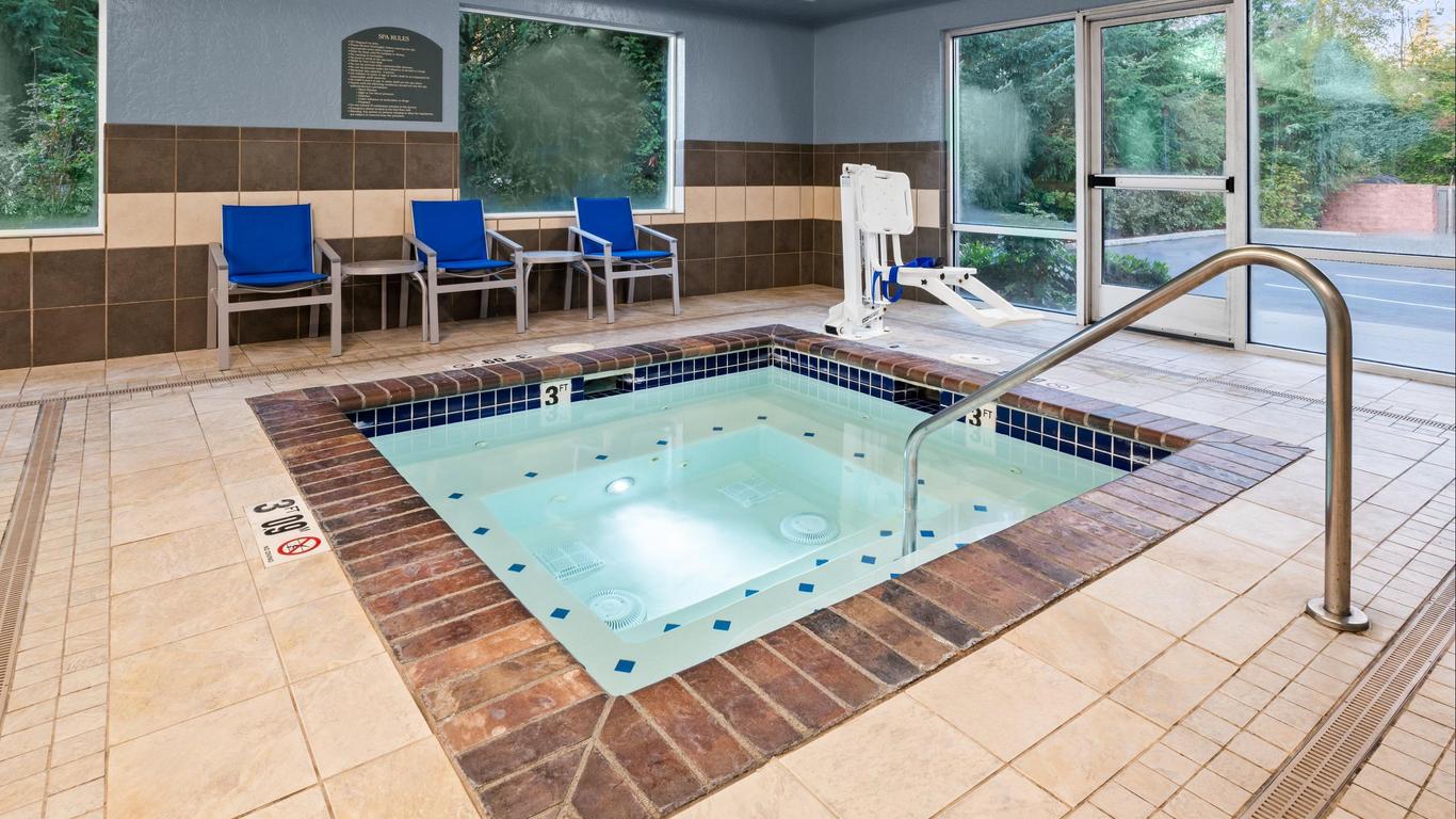 هوليداي إن إكسبرس آند سويتس ماريزفيل ا باي آيتش جي