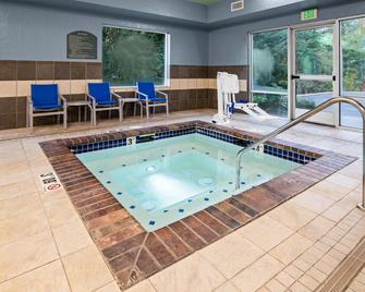 Holiday Inn Express & Suites Marysville - Marysville - Zwembad
