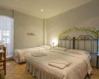 Elisart Guest House - Alghero - Bedroom