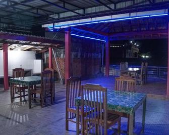Judita Cottages - Tuktuk Sonak - Restaurante