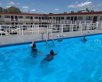 Hotel Presidente - Ensenada - Zwembad