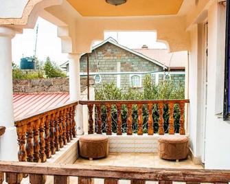 Entire Fully furnished Villas in Kisii - Kisii - Balcony