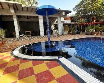 Manori Beach Corner - Bombay - Piscina