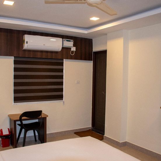 Crystal Inn Hotel image 1
