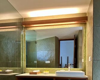 Uteliaa Homestay - Ahmedabad - Front desk