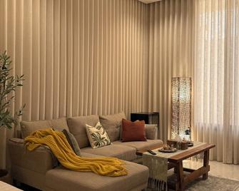 Chic Studio With Private Garage & Self Check-in - Al Khobar - Salon