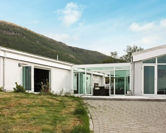 6 person holiday home in Inndyr - Inndyr - Edificio