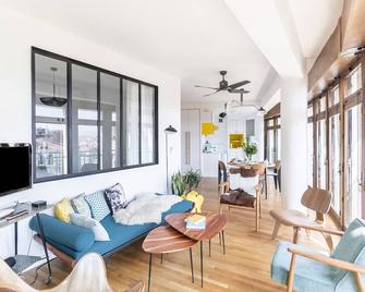The Building - Appartement D'architecte Avec Vue Notre Dame De La Garde - Marseille - Living room