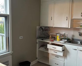 Spacious fully renovated house ,next to Cambie Sky train statio - Vancouver - Køkken