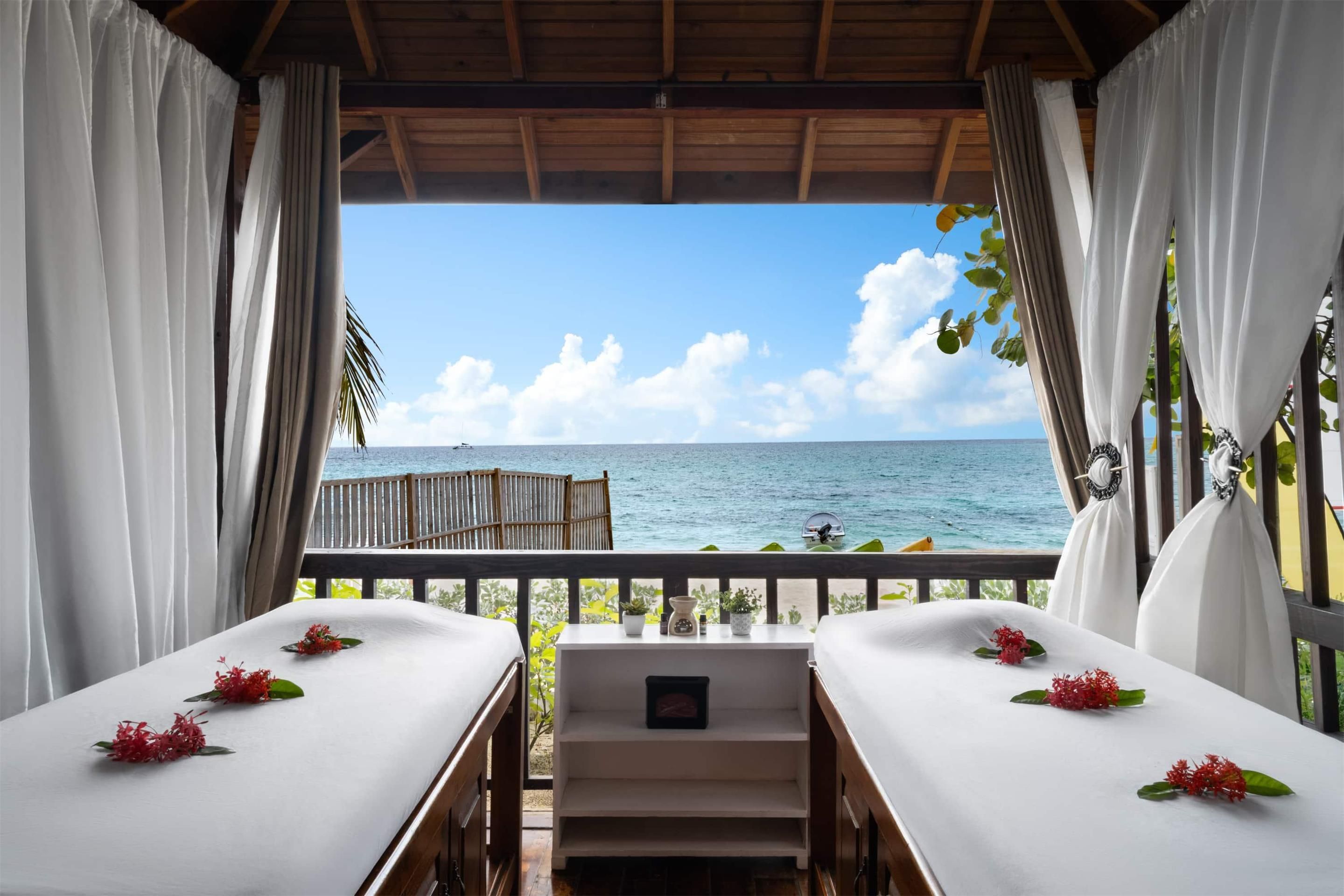 جراند ديكاميرون كورنفول بيتش، إيه ترادمارك امل جٕنكلسيف ريزورت - مونتيغو باي - شرفة