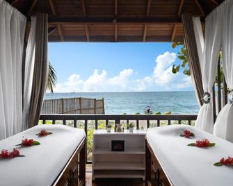 Royal Decameron Cornwall Beach - מונטגו ביי - מרפסת