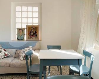 Pleasant holiday home with whirlpool - Serrungarina - Comedor