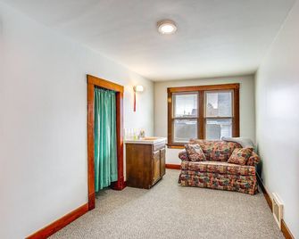'AJ's Retreat' w/ Deck: Walk to Lake Michigan! - Two Rivers