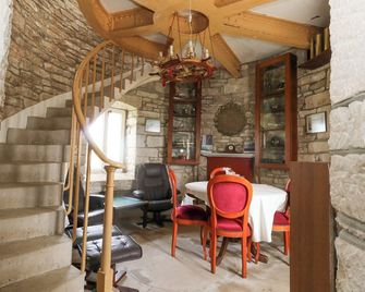 Old Higher Lighthouse Stopes Cottage - Isle of Portland - Dining room