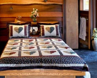 Lanzarotta Bed And Breakfast - Eugene