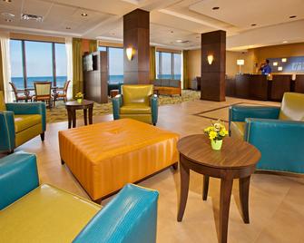 Holiday Inn Express & Suites Oceanfront Daytona Bch Shores - Daytona Beach - Lounge