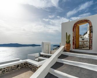 Akron Cliff Suite - Fira - Balkón
