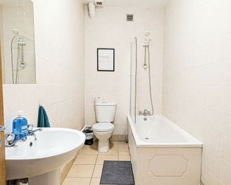 Central Southsea Guest House - Портсмут - Ванна кімната
