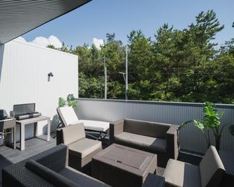 Lux Terrace Okinawa - Ginoza - Balcony