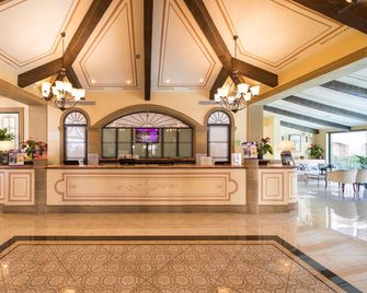 Portaventura Hotel Roulette - Theme Park Tickets Included - 薩洛 - 櫃檯