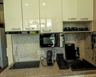 Aqua View Spa Boutique Hotel - Golden Sands - Cocina