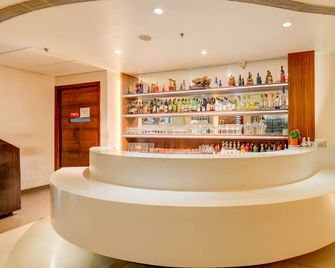 The Ssk Solitaire Hotel & Banquets - נשיק