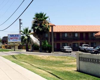 Miles Motel - Mesa - Building