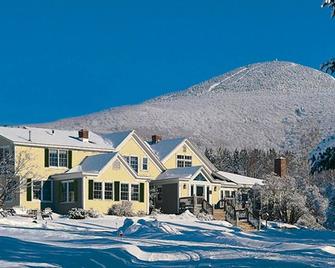 Red Clover Inn Farmhouse-5 bedroom near Killington - Mendon - Building
