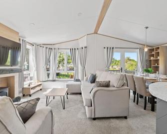 Lakeside Lodge - North East Escapes - Wooler - Living room