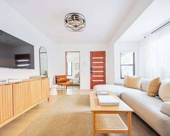 Lux 2 Units Oasis Villa w terrace&roofdeck - לוס אנג'לס - סלון