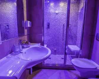 Hotel Derby Exclusive - מילאנו מריטימה - חדר רחצה