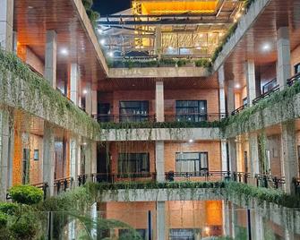 Pariban Hotel - Berastagi - Budova