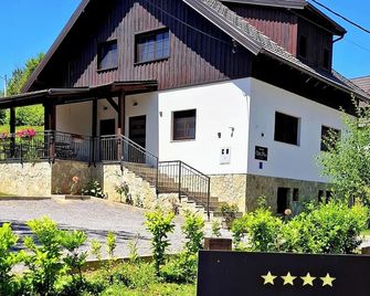 Plitvice Lakes Villa Prica - פליטביצ'קה יזרה - בניין