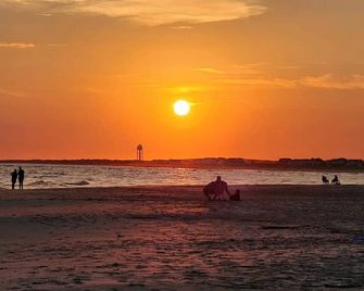 Holden Beach House / Short 5 minute walk to Beach / Perfect Family Vacation Home - Holden Beach - Bãi biển