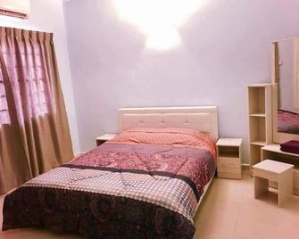Homestay Tok Wan Puchong Utama - Puchong - Спальня