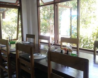 Tangkoko Holiday House the holiday with nature - Airmadidi - Comedor