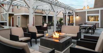 Residence Inn by Marriott Long Beach - Long Beach - Innenhof