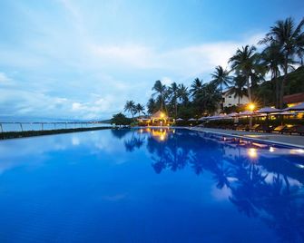 Hon Rom Central Beach Resort - Mũi Né - Pool