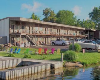 Otter Creek Inn - Alexandria Bay - Gebäude