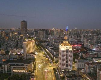 Changzhou Soluxe International Grand Hotel (Qingguo Lane Wuyue Plaza) - Changzhou - Outdoor view