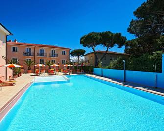 Bolgheri Marina Resort ex Varo Village - Bibbona - Zwembad