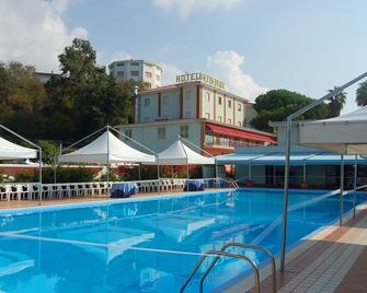 Belvedere Club Hotel - Belvedere Marittimo - Bazén