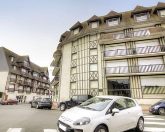 Apartment Le Polo-1 by Interhome - Deauville - Gebouw