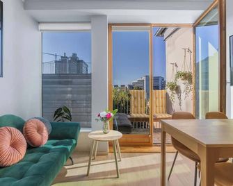 Dinbnb Apartments L Family Friendly L 1000m from Central Station L New L Free Parking - أوسلو - غرفة معيشة