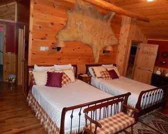 Kiwassa Lake Bed & Breakfast - Saranac Lake