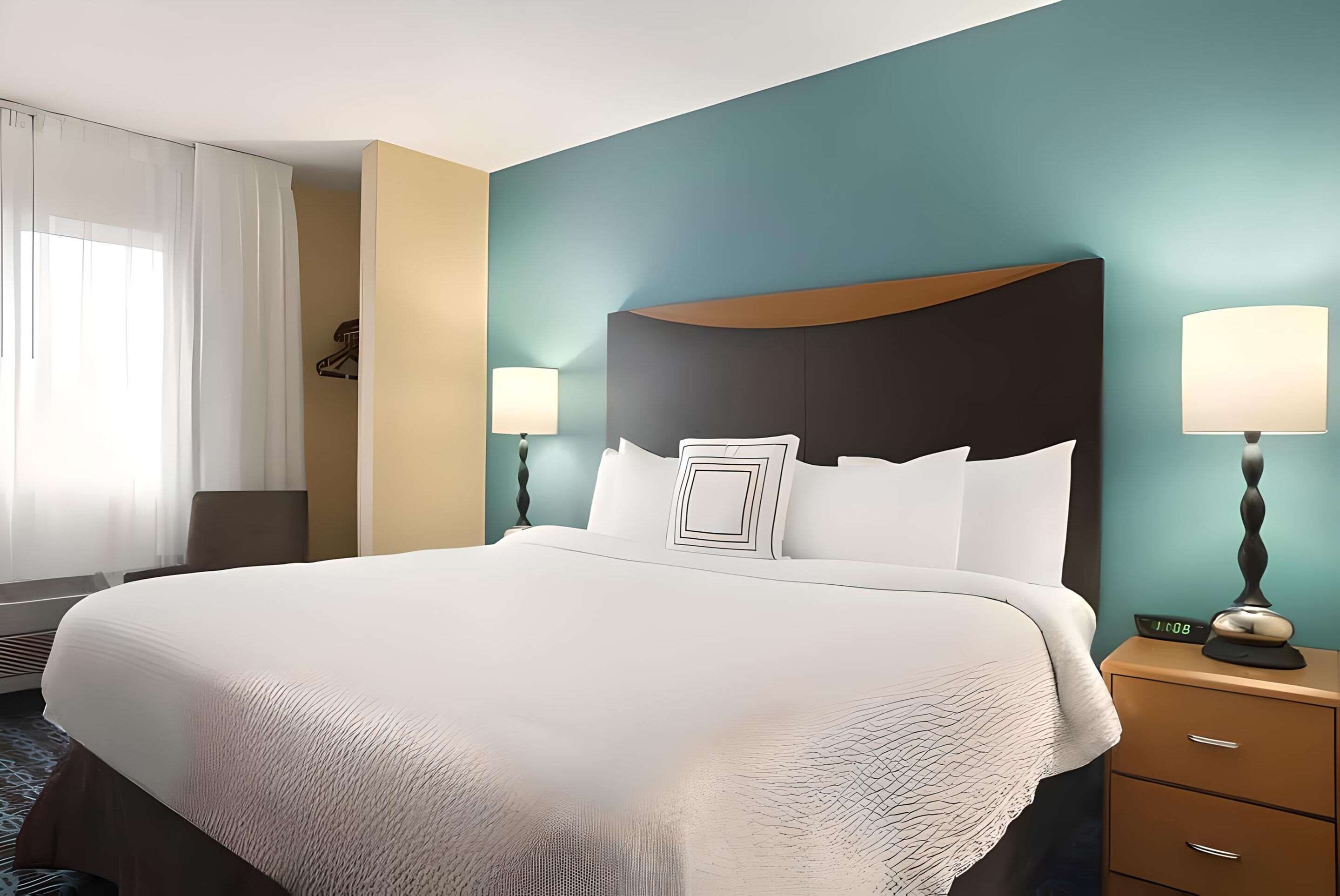 Dubuque Inn & Suites - Dubuque - Bedroom