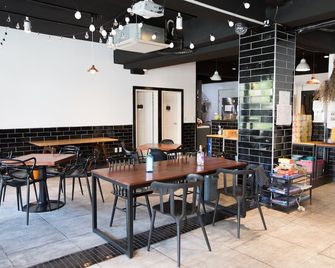 Sum Guesthouse Jeju Airport - ג'ג'ו - מסעדה