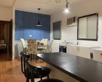 Family vacation in the Cessnock vineyards - Cessnock - Dining room