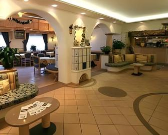 Hotel Chalet Alaska - Pozza di Fassa - Hành lang